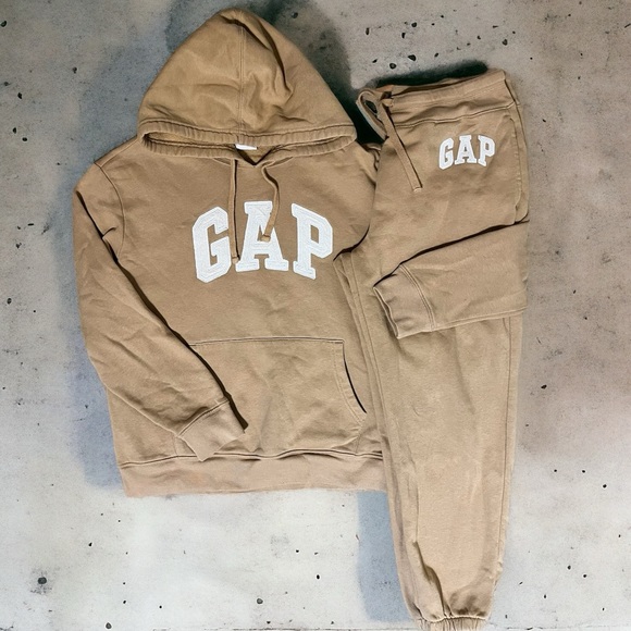 GAP Pants - Medium tan/carmel Gap sweats outfit